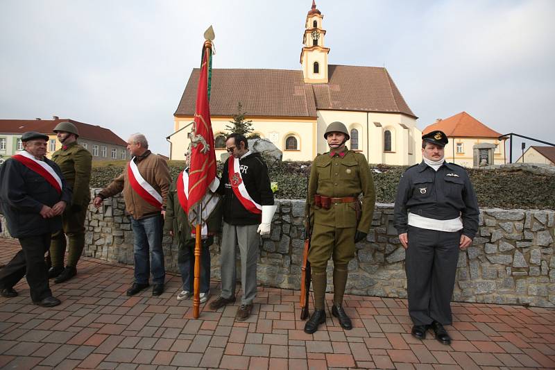 Letec RAF Václav Hořejší má v Ševětíně pamětní desku