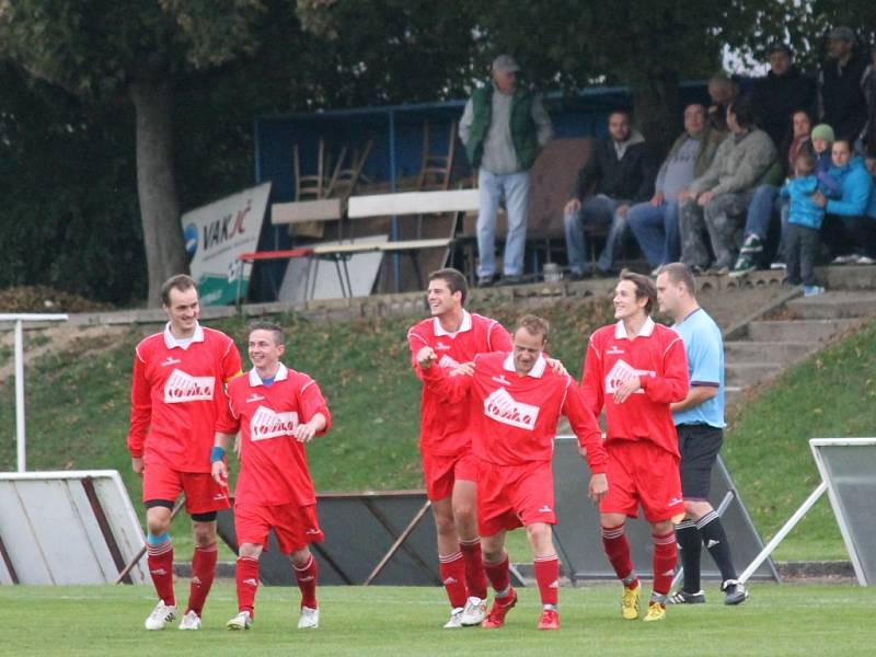 Fotbalisté Týna nad Vltavou porazili doma Ševětín 3:2. 