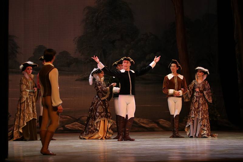 Šípkovou Růženku na hudbu P. I. Čajkovského v Metropolu uvedl St. Petersburg Festival Ballet.
