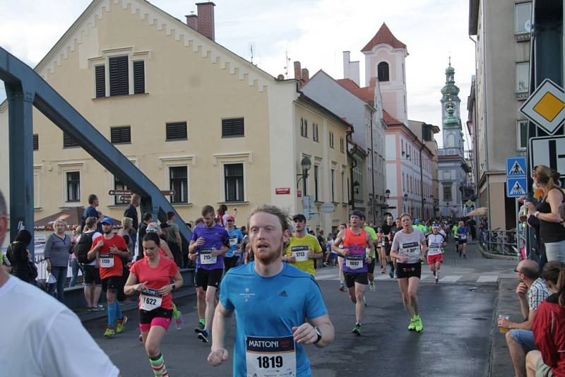 Závodníci Mattoni 1/2Maratonu 2016 v Českých Budějovicích.