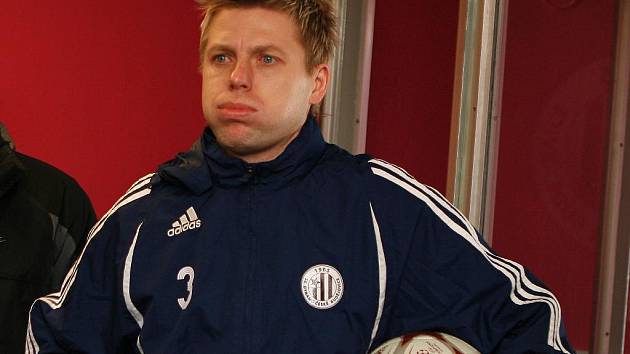 Kapitán fotbalistů Dynama David Horejš se po vleklém zranění už zapojil do přírpavy s týmem a v Salcburku i v Bratislavě ve středu s Petržalkou už nastoupil, v pátek proti Dubnici ale odpočíval.  