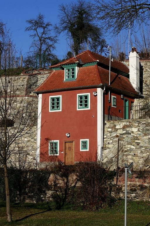 V Českém Krumlově opravili a zpřístupnili zahradní domek, v němž v roce 1911 žil a tvořil Egon Schiele.