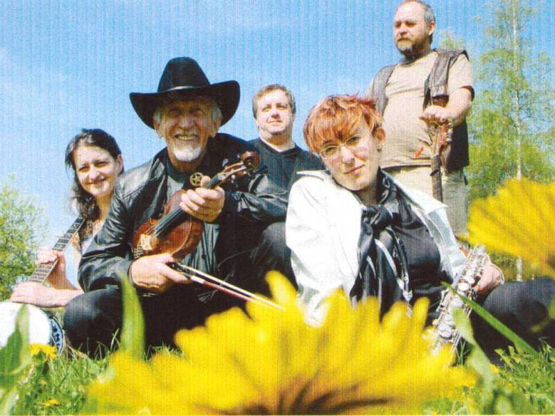 Ve věku 82 let zemřel v neděli 29. května Jan Jakeš, první kapelník skupiny Dědows.