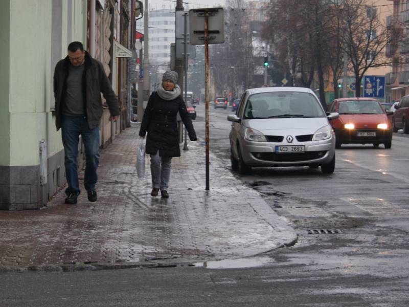 O zdraví byla cesta po většině chodníků.