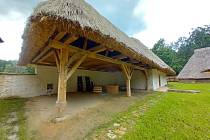 V rozsáhlém areálu Jihočeského muzea v Trocnově se letos otevřel nový Archeoskanzen - středověká vesnice.