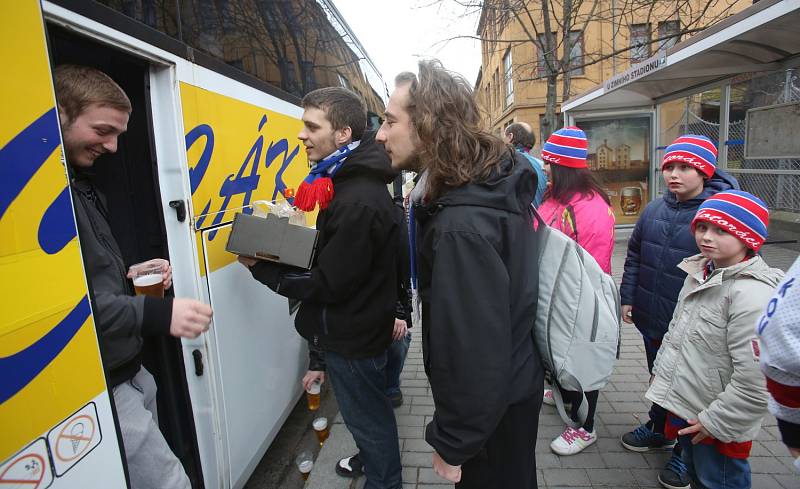 Českobudějovičtí hokejoví fanoušci vyrazili podpořit Motorl do Třebíče