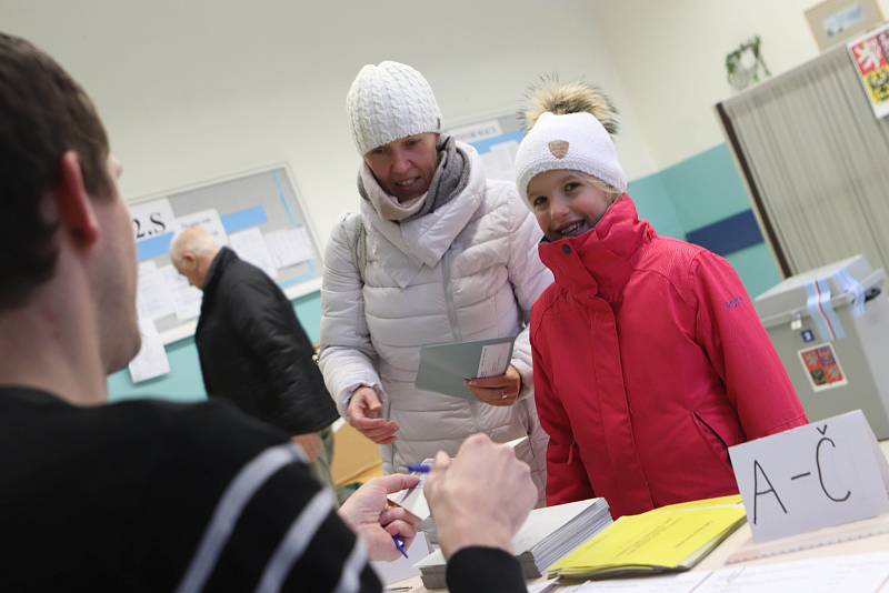 Prezidentské volby v českobudějovické České ulici v gymnaziu.