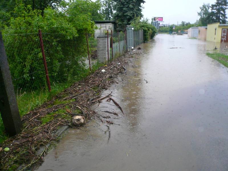 Garáže v ulici J. Plachty.