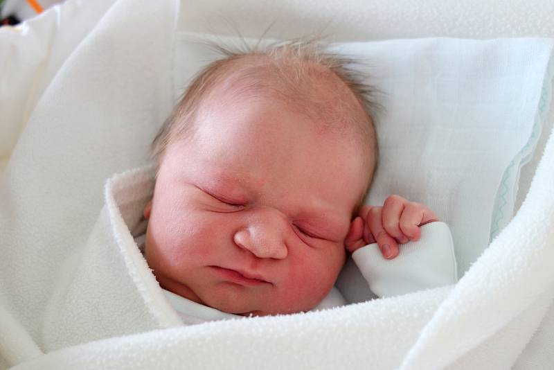 Maminka Petra Kříhová porodila ve středu 12. 7. 2017 v 0.17 h 3.70 kg vážící holčičku jménem Mia Kříhová.  Doma ve Vitíně na ni čekal tříletý bráška Alex.