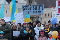 Demonstrace na podporu Ukrajiny na českobudějovickém náměstí 27. února 2022.