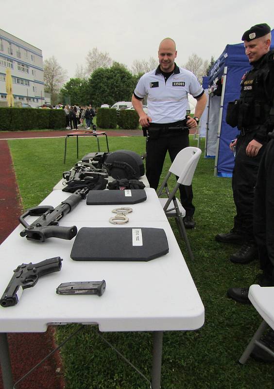 Workshop pro veřejnost Policistou na(ne)čisto se uskutečnil v pátek 6. května v areálu Sportovního klubu policie České Budějovice na Jiráskově nábřeží.