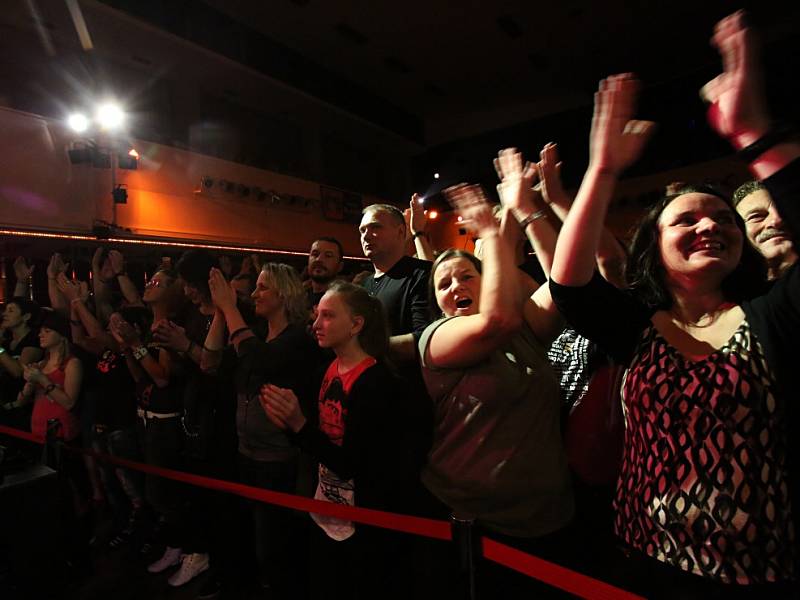 Rocková skupina Keks a Jihočeská filharmonie zahrály společně 22. října v českobudějovickém DK Metropol.