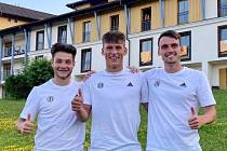 Soustředění prvoligového Dynama v Rakousku absolvují i tři nadějní mladíci, kteří na podzim zaujali svými výkony v béčku (zleva Libor Bastl, Vojtěch Hora a Jakub Pařízek).