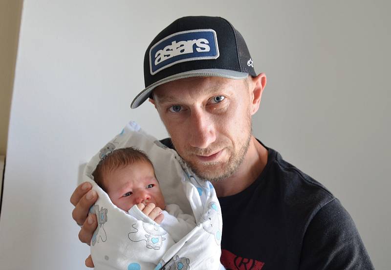 Filip Varnuška ze Štětic. Prvorozený syn Dany Študlarové a Lukáše Varnušky se narodil 8. 8. 2021 ve 14.31 hodin. Při narození vážil 3350 g a měřil 51 cm.