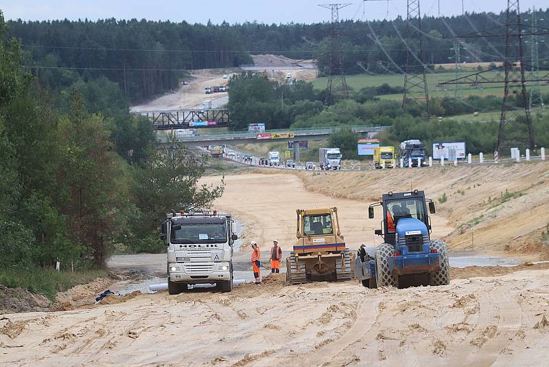 Výstavba dálnice D3 od Veselí nad Lužnicí k Usilnému.