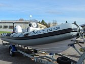 Nový policejní člun začne během léta brázdit hladinu Hněvkovické přehrady.