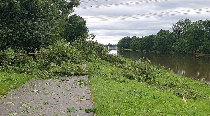 Nevídaná bouřka poničila sportovcům cyklistickou stezku České Budějovice - Hluboká