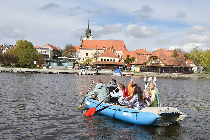 Probouzení broučků v Týně nad Vltavou