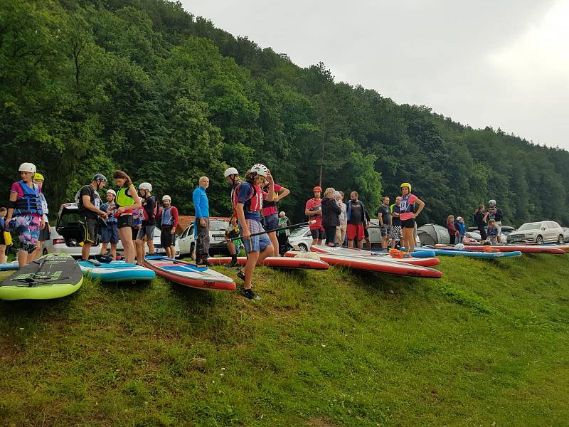 Netradiční závod se jel v sobotu mezi Zlatou Korunou a Boršovem nad Vltavou.
