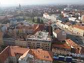 Běžci si budou moci užít výhled ze střechy nejvyšší budovy v Českých Budějovicích.