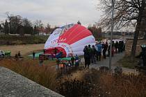 Z náplavky u Vltavy vzlétl balón OK 1918 v národních barvách, na oslavu Dne boje za svobodu a demokracii a Mezinárodního dne studentstva 17. listopadu.