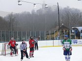 Začátek hokejové sezony na Hluboké vždy závisí na počasí.
