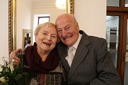 Sedmdesát let svoji. Ivanka a Zdeněk Knotovi oslavili platinovou svatbu na budějovické radnici.