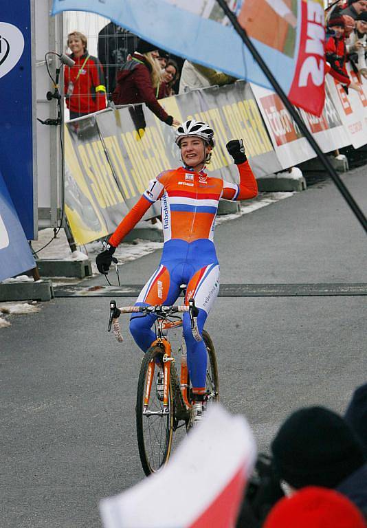 Mistrovství světa v cyklokrosu v Táboře, snímky ze závodu žen,hrála Marianne Voss z Holandska