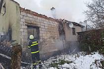 Při požáru domu v Hůrce na Českobudějovicku zemřel člověk.