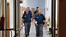 U Krajského soudu v Českých Budějovicích se chýlí ke konci obnovený proces s drogovými dealery Rudolfem Chalašem a Dominikem Luderou z Vimperka na Prachaticku.