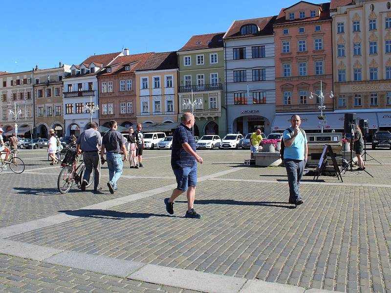 V Českých Budějovicích na Buskers festu vystupuje třeba Gus Ring, který sem přijel až ze Švédska.