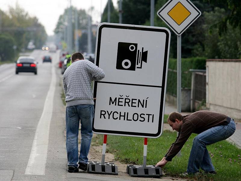 Městští policisté měřili 1. října rychlost U Hvízdala v Českých Budějovicích.