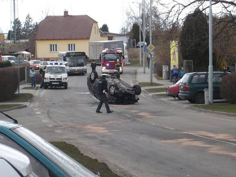 Děsivá scéna se odehrála pod okny obyvatel Nových Hodějovic. 