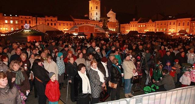 Česko zpívá koledy v Českých Budějovicích.