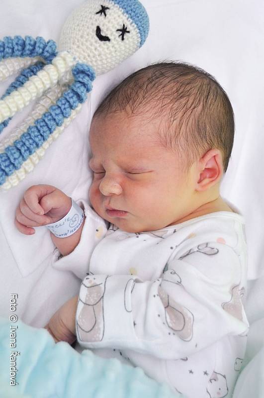 Tobias Keclík, Modlešovice.Prvorozený syn rodičů Michaely a Tomáše se narodil 13.5. 2022 v 9.45 hodin, jeho porodní váha byla 3230 g.
