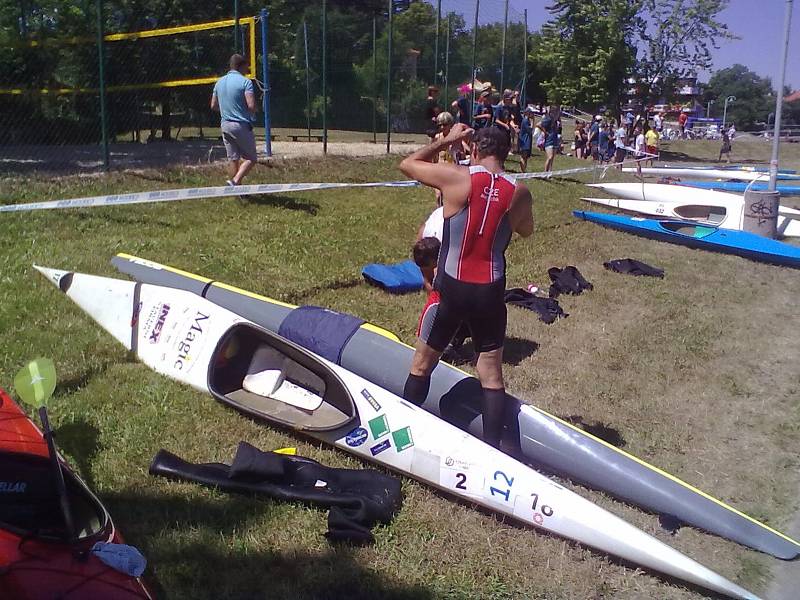 KVADRIATLON. Závod v Týně nad Vltavou byl závodem Světového poháru a zároveň mistrovstvím České republiky ve sprintu.