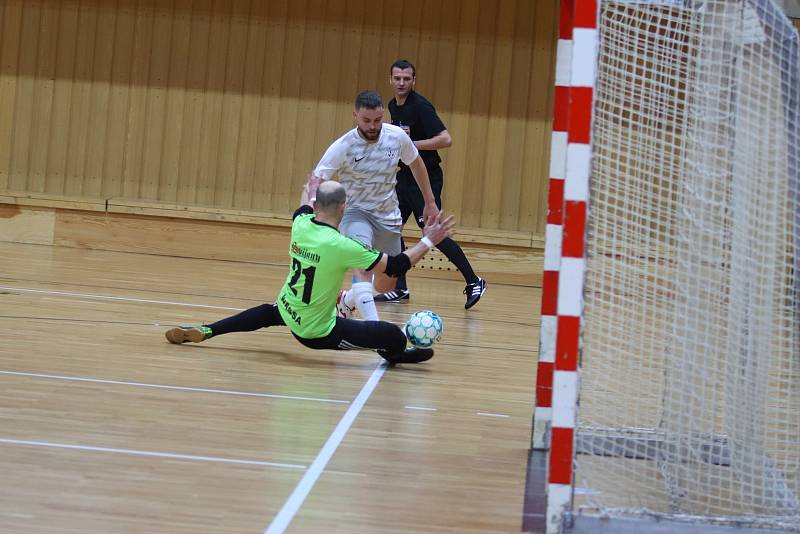 Utkání druhé futsalové ligy Absolut Černý Dub - Turnov (9:4) .