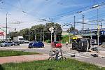 Nehoda sanitky a osobního vozu se stala v úterý 1. 6. 2021 ve 13.30 h na křižovatce ulic Nádražní a Rudolfovská v Budějovicích.