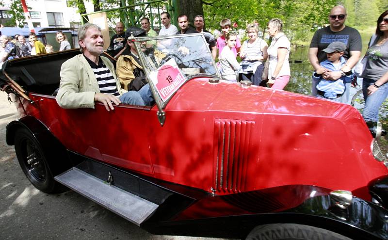 42. ročník Mezinárodní veterán rallye, kterou pořádá českobudějovický AMK a Veterán car club v areálu kempu Křivonoska.