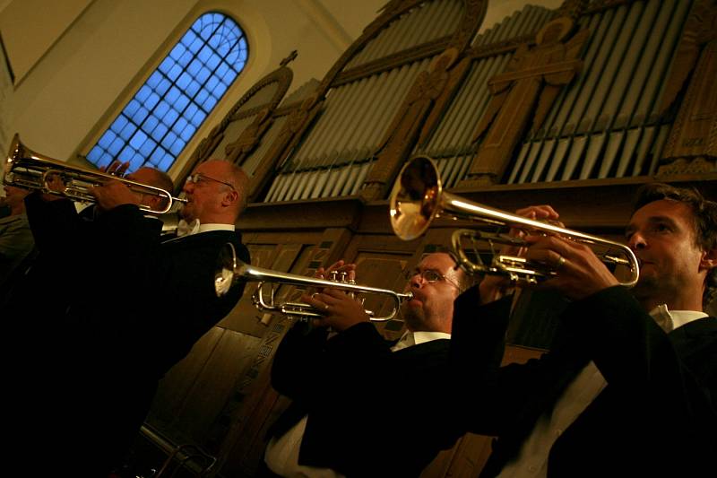 Verdiho requiem v podání Filharmonie Brno zazněl na závěř hudeních slavností Emy Destinové v kostele sv. Jana Nepomuckého v Českých Budějovicích. Dirigent Leoš Svárovský, sopran Katia Pellegrino, Český filharmonický sbor a další..