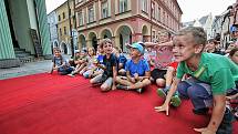 Už třetí ročník pouliční slavnosti Posousedsku zaplnil centrum města divadlem, dětmi a úsměvy.