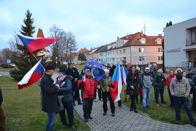 V neděli oslavili v Horní Stropnici výročí sametové revoluce.