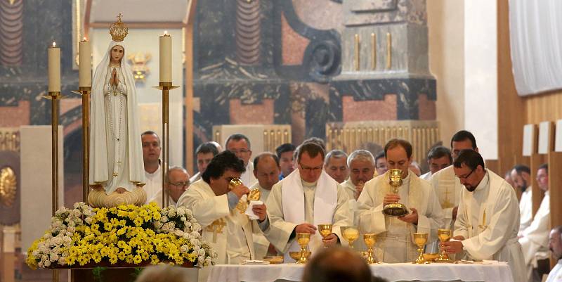 Socha Panny Marie Fatimské přicestovala za věřícími do Českých Budějovic.