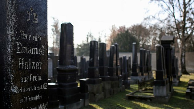 Linecký hřbitov Židů.