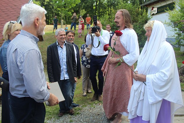 Prezidentova návštěva přírodního amfiteátru v Hořicích na Šumavě.