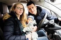 Na e-auto a mnoho výletů se těší Manuel K. s partnerkou Selinou a desetiměsíčním synkem Julianem.