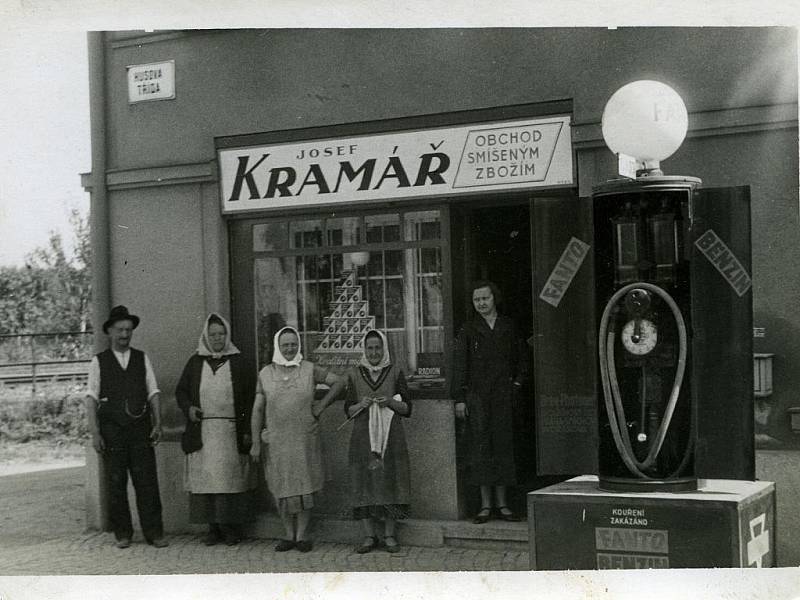 KDYSI: Obchod Josefa Kramáře.