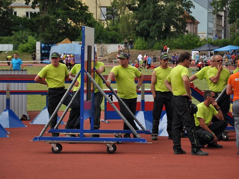 MČR v požárním sportu, sobota odpoledne - štafeta 4 x 100 metrů s překážkami