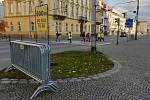 Na sobotu nebývalé kolony, které se vyrovnaly a možná i předčily dopravní špičku v pracovních dnech, znamenal půlmaraton v Českých Budějovicích 23. října 2021.