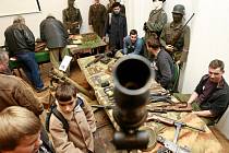 Jihočeské muzeum otevře 4. prosince výstavu zbraní z druhé světové války. Snímek z podobné výstavy v roce 2011.